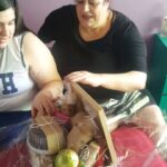 Valéria Sandalo Instagram - . LÍDIA FAZ 15 ANOS!!! . . Em tempos de pandemia, como comemorar o aniversário? Ah, de forma espetacular, com uma super cesta de café da manhã da @interflores , com direito a pães, frutas, bolos, iogurtes, sucos, cremes de queijo, chocolates e uma caneca personalizada! Supimpa!!! Lídia amou!!! . . #valériasândalo #valeriasandalo #valériasandalo #valeriasândalo #15anos #debutante #aniversário #aniversárionaquarentena #surpresa #presentesurpresa #presentesnaquarentena #cestas #cestadecafédamanhã #cestaspersonalizadas #flores #interflores #cafédamanhã #cafédamanhãnoaniversário