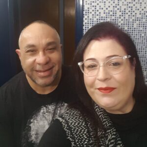Valéria Sandalo Instagram - Foto oficial das bodas de renda: 13 anos de casados!