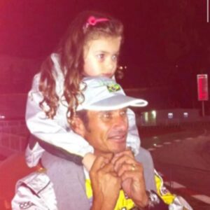 Valenthina Rodarte Instagram - Papai, hoje é o seu dia, dia 16: data da estrela, data de um ariano forte e guerreiro, data de um homem incrível, data de uma inspiração, data de um pai maravilhoso, sua data. 
Que você continue levando sua luz onde quer que vá. Você é alegria, alto-astral, diversão, bons momentos.
Obrigada por fazer parte das nossas vidas e nos contagiar diariamente com sua energia. Obrigada por sempre cuidar e zelar por nós. Obrigada por fazer de nossos dias melhores.
Você é nosso influencer favorito, nosso cavaleiro favorito, nosso ciclista favorito e pintor favorito (entendedores entenderão kkkk). Você é um pai, vovô e esposo maravilhoso que amamos 
e  agradecemos diariamente a Deus por ter te colocado em nossas vidas .
Amo passear com você, gravar vídeos com você (o melhor Tik Toker do mundo kkkkk) e praticar esporte com você (mesmo eu não sendo a melhor pessoa para isso kkkkk)
Te amamos. Te amamos pelo que você é, te amamos pela sua essência, te amamos pelos seus valores, te amamos por você ser um exemplo. Um exemplo de homem, de integridade, de gentileza, de auto astral, de ser humano.
Te amamos muito e saiba que vamos sempre estar com você, vibrando, torcendo pelas suas conquistas, te dando apoio, suporte, sendo suas maiores fãs e sua família para todas as horas..
#pai #aniversario #amor❤ #gratidão #familia #deusnocontrole #deusébomotempotodo #teamo#homenagem