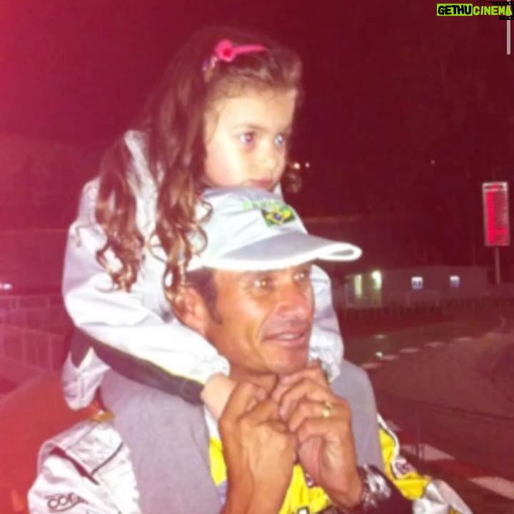 Valenthina Rodarte - 2.8K Likes - Papai, hoje é o seu dia, dia 16: data da estrela, data de um ariano forte e guerreiro, data de um homem incrível, data de uma inspiração, data de um pai maravilhoso, sua data.
Que você continue levando sua luz onde quer que vá. Você é alegria, alto-astral, diversão, bons momentos.
Obrigada por fazer parte das nossas vidas e nos contagiar diariamente com sua energia. Obrigada por sempre cuidar e zelar por nós. Obrigada por fazer de nossos dias melhores.
Você é nosso influencer favorito, nosso cavaleiro favorito, nosso ciclista favorito e pintor favorito (entendedores entenderão kkkk). Você é um pai, vovô e esposo maravilhoso que amamos
e agradecemos diariamente a Deus por ter te colocado em nossas vidas .
Amo passear com você, gravar vídeos com você (o melhor Tik Toker do mundo kkkkk) e praticar esporte com você (mesmo eu não sendo a melhor pessoa para isso kkkkk)
Te amamos. Te amamos pelo que você é, te amamos pela sua essência, te amamos pelos seus valores, te amamos por você ser um exemplo. Um exemplo de homem, de integridade, de gentileza, de auto astral, de ser humano.
Te amamos muito e saiba que vamos sempre estar com você, vibrando, torcendo pelas suas conquistas, te dando apoio, suporte, sendo suas maiores fãs e sua família para todas as horas..
#pai #aniversario #amor❤ #gratidão #familia #deusnocontrole #deusébomotempotodo #teamo#homenagem