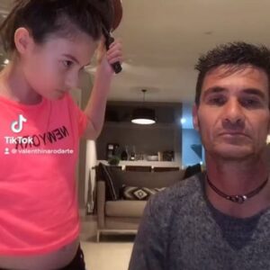 Valenthina Rodarte Instagram - Papai, hoje é o seu dia, dia 16: data da estrela, data de um ariano forte e guerreiro, data de um homem incrível, data de uma inspiração, data de um pai maravilhoso, sua data. 
Que você continue levando sua luz onde quer que vá. Você é alegria, alto-astral, diversão, bons momentos.
Obrigada por fazer parte das nossas vidas e nos contagiar diariamente com sua energia. Obrigada por sempre cuidar e zelar por nós. Obrigada por fazer de nossos dias melhores.
Você é nosso influencer favorito, nosso cavaleiro favorito, nosso ciclista favorito e pintor favorito (entendedores entenderão kkkk). Você é um pai, vovô e esposo maravilhoso que amamos 
e  agradecemos diariamente a Deus por ter te colocado em nossas vidas .
Amo passear com você, gravar vídeos com você (o melhor Tik Toker do mundo kkkkk) e praticar esporte com você (mesmo eu não sendo a melhor pessoa para isso kkkkk)
Te amamos. Te amamos pelo que você é, te amamos pela sua essência, te amamos pelos seus valores, te amamos por você ser um exemplo. Um exemplo de homem, de integridade, de gentileza, de auto astral, de ser humano.
Te amamos muito e saiba que vamos sempre estar com você, vibrando, torcendo pelas suas conquistas, te dando apoio, suporte, sendo suas maiores fãs e sua família para todas as horas..
#pai #aniversario #amor❤ #gratidão #familia #deusnocontrole #deusébomotempotodo #teamo#homenagem
