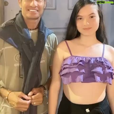 Valenthina Rodarte - 2.8K Likes - Papai, hoje é o seu dia, dia 16: data da estrela, data de um ariano forte e guerreiro, data de um homem incrível, data de uma inspiração, data de um pai maravilhoso, sua data.
Que você continue levando sua luz onde quer que vá. Você é alegria, alto-astral, diversão, bons momentos.
Obrigada por fazer parte das nossas vidas e nos contagiar diariamente com sua energia. Obrigada por sempre cuidar e zelar por nós. Obrigada por fazer de nossos dias melhores.
Você é nosso influencer favorito, nosso cavaleiro favorito, nosso ciclista favorito e pintor favorito (entendedores entenderão kkkk). Você é um pai, vovô e esposo maravilhoso que amamos
e agradecemos diariamente a Deus por ter te colocado em nossas vidas .
Amo passear com você, gravar vídeos com você (o melhor Tik Toker do mundo kkkkk) e praticar esporte com você (mesmo eu não sendo a melhor pessoa para isso kkkkk)
Te amamos. Te amamos pelo que você é, te amamos pela sua essência, te amamos pelos seus valores, te amamos por você ser um exemplo. Um exemplo de homem, de integridade, de gentileza, de auto astral, de ser humano.
Te amamos muito e saiba que vamos sempre estar com você, vibrando, torcendo pelas suas conquistas, te dando apoio, suporte, sendo suas maiores fãs e sua família para todas as horas..
#pai #aniversario #amor❤ #gratidão #familia #deusnocontrole #deusébomotempotodo #teamo#homenagem