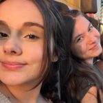 Valenthina Rodarte Instagram - 8 anos, de amizade, irmandade, cumplicidade, aventuras, companheirismo, viagens, sorrisos, histórias e momentos juntas. Há 8 anos, Deus me deu essa amiga irmã e hoje, 26 de janeiro de 2023 tenho a honra de estar com ela em seu 15o aniversário. Quem diria que uma rivalidade nas telinhas se tornaria essa amizade tão especial, de conexão e conversas por olhar ? Quem diria que uma fã estaria com sua ídola em alto mar vendo seu show e virando a noite com ela ? Quem diria ? Si, quebramos padrões, nos divertimos nos mínimos detalhes e vivemos momentos inesquecíveis juntas. Love you forever and ever ! Siiiii, a debutante mais linda do mundo, a amiga para todas as horas, a companheira do “tô dentro”, a viajante do “vamo junto ?”, a irmã do “eu te apoio” e a Sienna que só você sabe ser. Nesse novo ciclo que se inicia quero dizer que vou estar do seu lado sempre, te apoiando, vibrando, torcendo por suas conquistas e entrando nas suas maluquices kkkk Te desejo tudo de bom e de melhor. 15x mais sorrisos, 15x mais momentos, 15x mais histórias para contar, 15x mais conquistas, 15x mais realizações, 15x mais viagens. Que os anjinhos lhe guiem e lhe protejam sempre e que todos os seus sonhos se realizem. Que venham mais 15, 20, 30, 40, 1000 anos que possamos ter e registrar momentos juntas. Obrigada por aparecer na minha vida em 2016 e ser a amiga que muitos querem e eu tenho a honra de ter. Feliz aniversário para essa menina mulher que tenho tanto orgulho VOCÊ É ESPECIAL Te amo 🫶💓✨❤️🥰 #aniversario #15anos #amizade #união #aventuras #viagens #cumplicidade #momentos #amigairmã