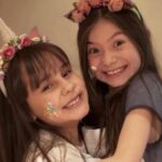 Valenthina Rodarte Instagram - 8 anos, de amizade, irmandade, cumplicidade, aventuras, companheirismo, viagens, sorrisos, histórias e momentos juntas. Há 8 anos, Deus me deu essa amiga irmã e hoje, 26 de janeiro de 2023 tenho a honra de estar com ela em seu 15o aniversário. Quem diria que uma rivalidade nas telinhas se tornaria essa amizade tão especial, de conexão e conversas por olhar ? Quem diria que uma fã estaria com sua ídola em alto mar vendo seu show e virando a noite com ela ? Quem diria ? Si, quebramos padrões, nos divertimos nos mínimos detalhes e vivemos momentos inesquecíveis juntas. Love you forever and ever ! Siiiii, a debutante mais linda do mundo, a amiga para todas as horas, a companheira do “tô dentro”, a viajante do “vamo junto ?”, a irmã do “eu te apoio” e a Sienna que só você sabe ser. Nesse novo ciclo que se inicia quero dizer que vou estar do seu lado sempre, te apoiando, vibrando, torcendo por suas conquistas e entrando nas suas maluquices kkkk Te desejo tudo de bom e de melhor. 15x mais sorrisos, 15x mais momentos, 15x mais histórias para contar, 15x mais conquistas, 15x mais realizações, 15x mais viagens. Que os anjinhos lhe guiem e lhe protejam sempre e que todos os seus sonhos se realizem. Que venham mais 15, 20, 30, 40, 1000 anos que possamos ter e registrar momentos juntas. Obrigada por aparecer na minha vida em 2016 e ser a amiga que muitos querem e eu tenho a honra de ter. Feliz aniversário para essa menina mulher que tenho tanto orgulho VOCÊ É ESPECIAL Te amo 🫶💓✨❤️🥰 #aniversario #15anos #amizade #união #aventuras #viagens #cumplicidade #momentos #amigairmã
