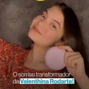 Valenthina Rodarte Instagram - Nada melhor do que a transformação ao longo da vida, não é mesmo? 😍 

Ainda mais quando se tem a liberdade para encontrar sua melhor versão. A @valenthinarodarteoficial está aproveitando cada momento especial ao máximo, graças ao tratamento com Invisalign®. 💙
 
Quer fazer o mesmo que ela e transformar seu sorriso? É só clicar no link da bio e descobrir o que preparamos para você! 😁