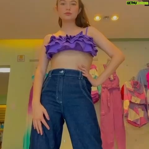 Valenthina Rodarte - 2.3K Likes - Posso viver mil vidas e nunca será o suficiente para demonstrar meu amor e gratidão por vocês @bugudum @adrianaxaviercardoso @cardosofritz @manoela__xavier @sophiaxgc
Nós nos conhecemos quando tinha 4 anos e de lá para cá foram tantos momentos especiais juntos. Conte comigo e com minha família para sempre .
Amo vocês ❤️❤️❤️
#modafeminina #modateen #lançamento #deusébomotempotodo #family #amor❤ #gratidão