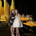 Valenthina Rodarte Instagram - Que noite incrível e impecável ,parabéns pelos seus 15 anos @valengoncalves__ que você continue brilhando e encantando todos a sua volta . Você é muito especial ❤️ Família mais linda e especial @mafelimirio Me diverti muito com você @maemitri amei a companhia @williambrenohair @priicaraujo_ vocês arrasam Amo @bugudum #festa15anos #festadeluxo #festatop #amigalinda #parabensamiga #felicidadesempre #gratidão #deusébomotempotodo #familia