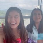 Valenthina Rodarte Instagram - Há 16 anos nasceu uma menina muito especial, divertida, maluquinha nas horas vagas, talentosa, e com um brilho sem igual. E eu não imaginava que um dia ela fosse se tornar a minha melhor amiga Siiiii omg 16 anossss!!! 16 anos espalhando amor e alegria por onde passa. 16 anos encantando todos a sua volta. 16 anos sendo a Sienna que todos nós amamos tanto E eu tive a honra de fazer parte de 8 deles, que para mim foram 8 anos de pura aventura kakakakak Todos os nossos momentos, risadas, sleepovers, viagens, aventuras, shows, confissões, músicas, vídeos e histórias duvidosas Obrigada por ser a amiga mais pé atrás mas a mais corajosa com relação a aventura. A pessoa que tá com medo, mas vai com medo mesmo, a pessoa que aceita minhas maluquices e me faz rir a cada segundo Ahhhhh Rockit 🎸🎧🎢, e não é que fomos na primeira cadeira mesmo ? O que dizer dos passeios de camelo pelo nordeste kakakak ? A tirolesa com o cambotriú, a virada de noite em alto mar, as horas nas filas da disney !!!!! Os gritos no barco viking do hopi hari, as corridas atrás de celulares perdidos nos parques e o passeio de mergulho com os peixinhos kakakka Obrigada por ser a amiga que me dá as melhores lembranças, momentos, risadas e vícios (positivos tá ?): HP ⚡️, Alexa e Katie 👯‍♀️, Julie and the Phantoms 💜👻, Jonas Brothers 🎸… Siii obrigadaaa por fazer parte da minha vida, por sempre estar ao meu lado, por sempre estar presente quando preciso de um SOS Saiba que você pode sempre contar comigo quado precisar de um ombro, um ouvido, um carinho ou um abraço Obrigada por ser o Ronny do meu Harry, a Alexa da minha Katie, a Flynn da minha Julie e a guitarra do meu Nick kakakak Obrigada por ser a minha irmã mais velha, a já madrinha dos meus filhos, e a filha dos meus pais (e o Caio também kakakak) Parabénsssss pelo dia de hoje é parabéns pelo que você é Love youuuu forever and ever #aniversario #amizade #irmã #amigairmã #familia #deus #deusnocomando