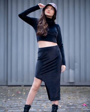 Valenthina Rodarte Instagram - Produção @danny_anjos 
Fotografia @fotografa.priferreira 
Look @vanillacreamoficial @bugudum 
#modafeminina #modateenmeninas #tendencia #deus #deusnocomando #deusébom