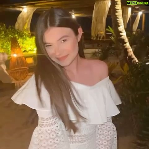 Valenthina Rodarte - 2.1K Likes - Luau incrível de casamento de @leonardomitri e @andressaa.reboucas no @txairesorts e com benção da natureza
Bolsa @danieladupas Gratidão 🙏 @denisemariotto @isadora_mansur
#casamento #praia #paraiso #txairesorts #lua #deusnocomando #gratidao