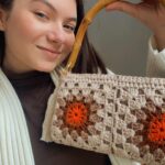 Valenthina Rodarte Instagram - Quem é completamente apaixonada por bolsa assim como eu ? Para cada look ,uma bolsa incrível e personalizada da @danieladupas Impossível escolher uma só. #bolsas #bolsadecroche #bolsapersonalizadas #bolsasfemininas #bolsapersonalizada #tendencia2022