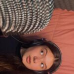 Valenthina Rodarte Instagram - Dublar é dar vida a personagens É fazer da sua voz uma nova versão Dublar é mais que ler um texto É mergulhar em uma emoção Que honra fazer parte De vidas, lembranças e histórias Que prazer emprestar minha voz Para eternas memórias Quando criança tive vozes Que marcaram a minha vida, E hoje poder fazer parte de uma história Enche meu coração de alegria Quero homenagear também O meu eterno guia Meu Deus que me proteje A fé que me acompanha noite e dia O dia do dublador É de mais alguém também Meus pais que me acompanham Que me guiariam até o além Agradeço a dublagem Por trilhar comigo esse caminho Ela é uma profissão especial Esse meio repleto de carinho Rolê para ver vídeo e fotos 👉👉👉 Já são 38 personagens que carrego em meu coração com muito amor, carinho e gratidão Obrigada aos meus diretores e técnicos bem como toda a equipe envolvida nesses lindos projetos 🙏. #dublagem #dublador #dubladoresdobrasil #dubladorprofissional #diadodublador #gratidaoadeus #felicidade #realizandosonhos #dublagemengraçada #dublagens #dubla #dublando #dublado