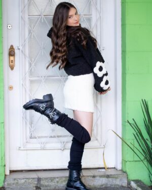 Valenthina Rodarte Instagram - Completamente apaixonada @llicceoficial @bugudum @adrianaxcardosoo 
Foto @fotografa.priferreira 
Make/hair @danny_anjos @eudannyanjos 
Rolê para ver todas as fotos 👉👉👉👉
#modafashion #ensaiofotografico #tendencia #inverno #modaparameninas #deusnocomando #deusnocontrole #deusébomotempotodo