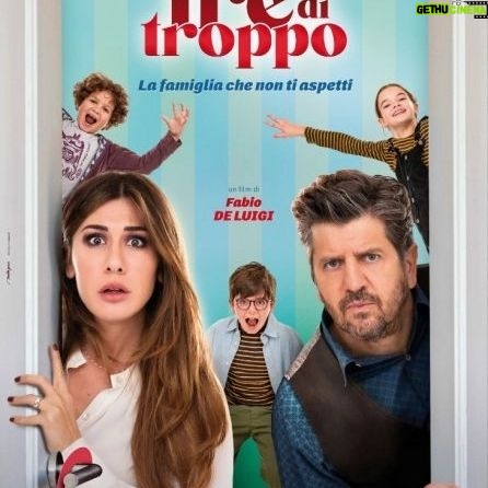 Valentina Lodovini Instagram - menù della settimana. 🎞 #andiamoalcinema #vivailcinemaALCINEMA #rubricadelgiovedi #usciteinsala e tanti auguri al cinema❤️ , che pochi giorni fa ha compiuto 127 anni! "...La 'settima arte' ha invece un inizio ben preciso: il 28 dicembre 1895, quando i fratelli Lumière, Auguste e Louis, proiettarono per la prima volta nella storia, un breve filmato in un Grand Café di Parigi...".` #tiamo