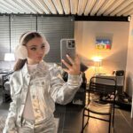 Valentina Tronel Instagram - Alors vous avez aimé le clip ?🎄💖