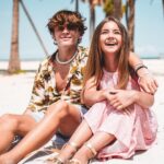 Valentina Tronel Instagram - De Paris à Miami Beach ✈️ Ses plages de sable blanc, ses palmiers trop joliiis, ses hôtels en bord de mer, ses bâtiments art déco très colorés et… les garçons !!!!!!! Je vous présente Fabio :) Toujours le même problème…❤️✈️🌴☀️Devinez lequel ? 📸© : @aurelfqt.pro