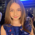 Valentina Tronel Instagram - Retrouvez-moi ce soir sur @sidaction ❤️‍🔥 Merci @nicolasloconte pour ce bel arrangement et très fière d’avoir à nouveau partagé la scène avec @romain_berro 🙏 Et un grand merci également à la chorale d’enfants Chœur & mouvement ❤️
