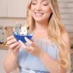Valentina de Abreu Instagram - Gelatina de Olaf ⛄️💕 #gelatina #receta #recipe #diadereyes #valentinadeabreu #lachama #frozen #disney #olaf