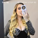 Valentina de Abreu Instagram - ¿Quieres ganarte un Tecno Phantom V Flip 5G como el mío por Navidad? 🎄😍📱 Solo debes seguir los siguientes pasos: 1. Seguir a la cuenta de @tecnomobileecuador en IG 2. Darle like al post del giveaway y mencionar a 3 amigos 3. ⁠Sube una Foto glamorosa a tu perfil de IG con el #mitecnophantomec 4. ⁠Etiqueta a @tecnomobileecuador en tu publicación La foto más glamorosa tendrá más oportunidades de ganar, mucha suerte! #tecno #giveaway #celular #sorteo #navidad #glamour