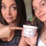 Valentina de Abreu Instagram - Ya 4 años sin celebrar el Día de las madres juntas @yojaima.ramos Feliz día 🌷🥹💕 Eres una madre maravillosa, gracias por tu apoyo, por todo lo que has hecho por mí, por todos tus sacrificios para que llegara a tiempo a los canales cuando era pequeña, por darme de comer en el bus para que llegara a tiempo a los ensayos. Por cada vez que cosiste mis vestuarios, o me ayudaste detrás del escenario antes de entrar. Eres la responsable de todo lo que he logrado. TE AMO Y EXTRAÑO TANTO 🥺😭💕 Solo le pido a Dios poder reencontrarnos pronto 🥺y que te de muchísima salud para disfrutarte muchísimos años 💕🙏🏻