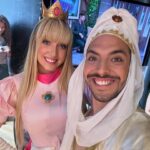 Valentina de Abreu Instagram - Feliz día del teatro 🎭 💕 Ya 11 años desde que descubrí la magia de actuar en tablas y quiero hacerlo toda mi vidaaa 🥹💕🧚🏻‍♀️ He tenido la fortuna de hacer más de 60 obras en las que he podido interpretar desde un ratón, una princesa, una mujer maltratada, hasta una prostituta jajaja 😂 eso es lo que más amo de actuar. Me siento viva ✨💕 Gracias a todos los grandes artistas con los que he tenido el privilegio de actuar 💕