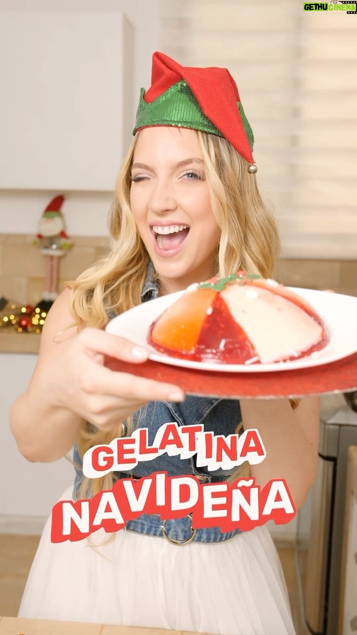 Valentina de Abreu Instagram - Gelatina navideña 🎄🍭 Tienen que ver el final 😂😂 a veces las cosas no salen como queremos 🫠 jajajajaj #gelatinanavideña #gelatina #navidad #marrychristmas #feliznavidad #valentinadeabreu #lachama #vzla #gye #ecuador #añonuevo