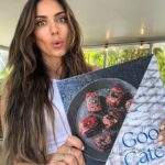 Valentine Thomas Instagram - IF YOU’VE BEEN LOOKING FOR A SIGN TO BUY THIS BOOK - THIS IS IT! If you’re great at cooking, this is for you, if you’re shit at cooking, this is also for you. From a technical section to learn how to use and prep fish and seafood, to world recipes and sustainability tips, you’ll have the ultimate fish bible in your hands. Oh and the photography is phenomenal (thanks to @andrewthomaslee )! Ha, not funny jokes aside, the first week of a book coming is really important so if you’ve been wanting to wait, please don’t hehe. If you don’t like it I’ll refund you (probably not).