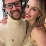 Valeria Ortega Instagram – A veces siento que no soy capaz de expresar cuánto te amo y cuánto amo la familia que formamos. Eres más que lo máximo! Happy first wedding  anniversary  @franklawn 
Bodas de papel 📄 😍✨👨‍👩‍👧‍👦