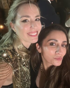 Valeria Ortega Instagram - 🫶🏻🔥 a veces parezco desconectada, pero estoy conectando full!! Hace años que no estaba tan feliz 
Espero que se contagien. Los quiero 🫶🏻🎉