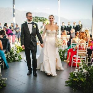 Valeria Ortega Instagram - Un día soñado 👰🏼‍♀️ 🤵🏼‍♂️ 
No puedo explicarles la emoción que sigo sintiendo. Estamos tan tan felices!! Todo gracias a la increíble energía que se generó en nuestro matrimonio. Fue épico! 
Ya les mostraré más fotos
La fotógrafa no podia ser otra que @danielagaldames 📸
Nuestro spot estaba increíble @vistastgo 
Todo salió perfecto gracias al equipo @soledadprovens y @coniprovens que más encima parió esa misma tarde! 
Este maravilloso vestido de @casa.santander tan perfecto! 
🤩 y mi favorito @franklawn tan tan elegante ❤️‍🔥