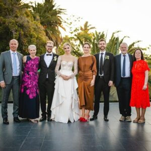 Valeria Ortega Instagram - Un día soñado 👰🏼‍♀️ 🤵🏼‍♂️ 
No puedo explicarles la emoción que sigo sintiendo. Estamos tan tan felices!! Todo gracias a la increíble energía que se generó en nuestro matrimonio. Fue épico! 
Ya les mostraré más fotos
La fotógrafa no podia ser otra que @danielagaldames 📸
Nuestro spot estaba increíble @vistastgo 
Todo salió perfecto gracias al equipo @soledadprovens y @coniprovens que más encima parió esa misma tarde! 
Este maravilloso vestido de @casa.santander tan perfecto! 
🤩 y mi favorito @franklawn tan tan elegante ❤️‍🔥
