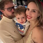 Valeria Ortega Instagram – 🎄🎅🏼🤶Navidad perfecta! @franklawn @mrs_cata.sch.o @roberto_el_esponja @pau__mp @cristian_ortiz @viviana_ssssss (si Sienna no aparece en la foto es porque estaba durmiendo 😴😂🎁🥳🥰)