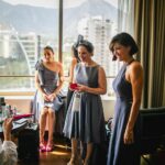 Valeria Ortega Instagram - Llegaron las fotos y tengo demasiada nostalgia de este día tan pero tan increíble 😻 Fue perfecto La previa con las bridesmaids y mi mamá Dress reveal! Amé ver sus caras cuando vieron el vestido por primera vez 🔥👏🏼 Ya vendrán más fotos @lauraemiliaschettino @mrs_cata.sch.o @amparohernandezc @pau__mp @gloriarojas_mua @josestamaria 📸 @danielagaldames 👗 @casa.santander Wedding planner @coniprovens