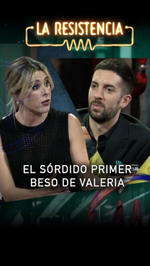 Valeria Ros Instagram - No todos los primeros besos son bonitos ni deberían recordarse. Esto que cuenta @_valros es tan sórdido que tiene que ser cierto de principio a fin. Nadie quiere que le pase algo así a una hija.

#laresistencia