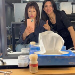 Valeria Ros Instagram - La pelusa de Nathy 🫶😁😁😁
Equipazoooo!!!! Menudo equipo de caracterización me sentía ella. GRANDE @saratogalvez !!! @gestmusic gestmusic @atresmediacom ¡ @tcmsuena te da VIDA y haces más cardio que en la vida también! 💕💕💕💕