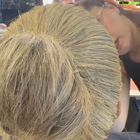 Valeria Ros Instagram - Menudo equipazo y menuda edici贸n de @tucaramesuena que me estoy pegando. Amigos, risas y retos constantes. Gracias por vernos y darnos tanto cari帽o!!! Atentamente, LA RUINA DEL POP 馃挾馃挾馃挾