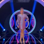 Valeria Ros Instagram - Menudo equipazo y menuda edición de @tucaramesuena que me estoy pegando. Amigos, risas y retos constantes. Gracias por vernos y darnos tanto cariño!!! Atentamente, LA RUINA DEL POP 💶💶💶