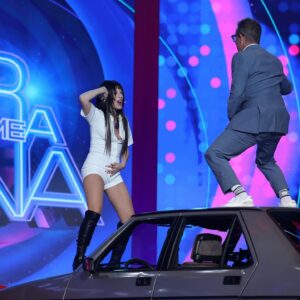 Valeria Ros Instagram - La pelusa de Nathy 🫶😁😁😁
Equipazoooo!!!! Menudo equipo de caracterización me sentía ella. GRANDE @saratogalvez !!! @gestmusic gestmusic @atresmediacom ¡ @tcmsuena te da VIDA y haces más cardio que en la vida también! 💕💕💕💕