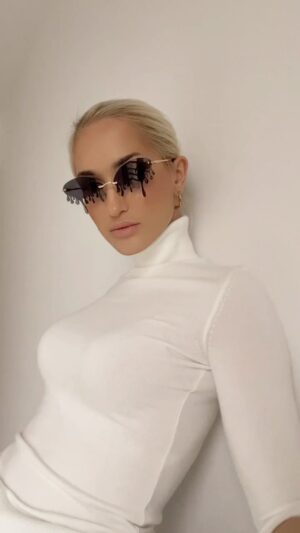 Valeriya Merkouchenko Instagram - Good day to everyone 😎