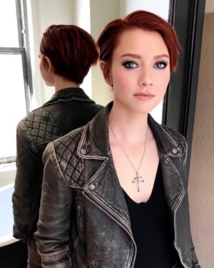 Valorie Curry Instagram - When your kickass makeup artist takes a picture in the hotel bathroom, and it’s your favorite photo ever. @spencerbarnesla and @ryanrichman are ridiculously amazing.
Hair: @ryanrichman 
Makeup: @spencerbarnesla