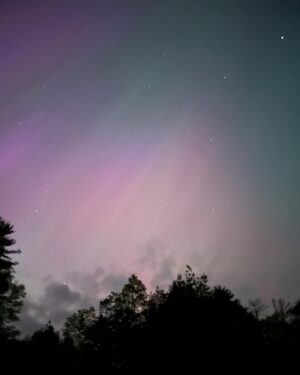 Valorie Curry Instagram - Last year I went all the way to Iceland (again) to see the Aurora. 
Last night I saw them from my own backyard.