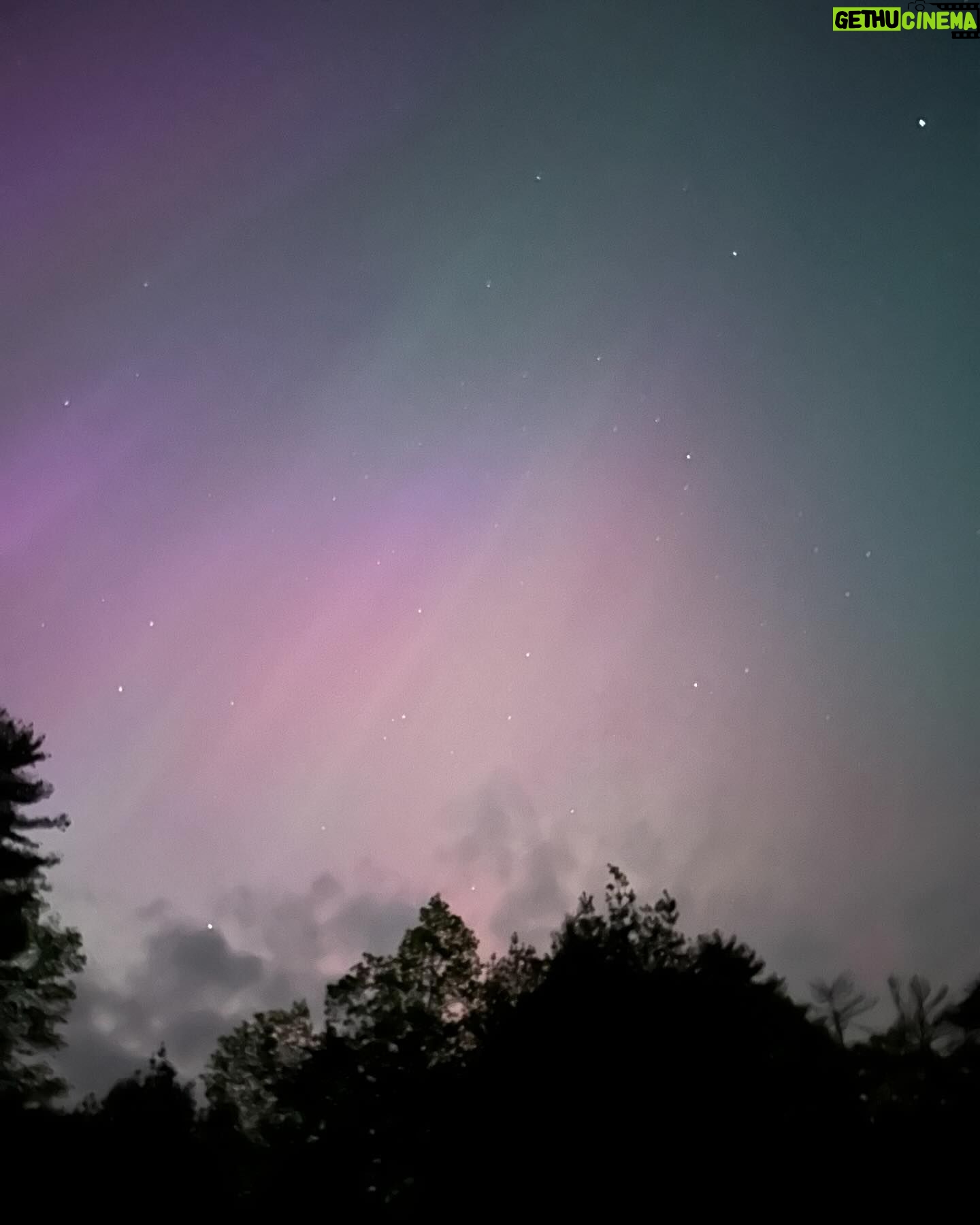 Valorie Curry - 7.4K Likes - Last year I went all the way to Iceland (again) to see the Aurora.
Last night I saw them from my own backyard.