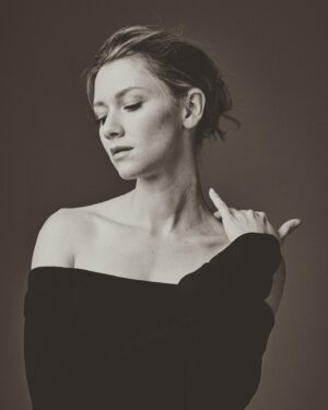 Valorie Curry Instagram - Throwback to one of my favorite shoots ever. 
Can’t wait to see myself through your lens again, @nathanjohnsonny! ❤️
