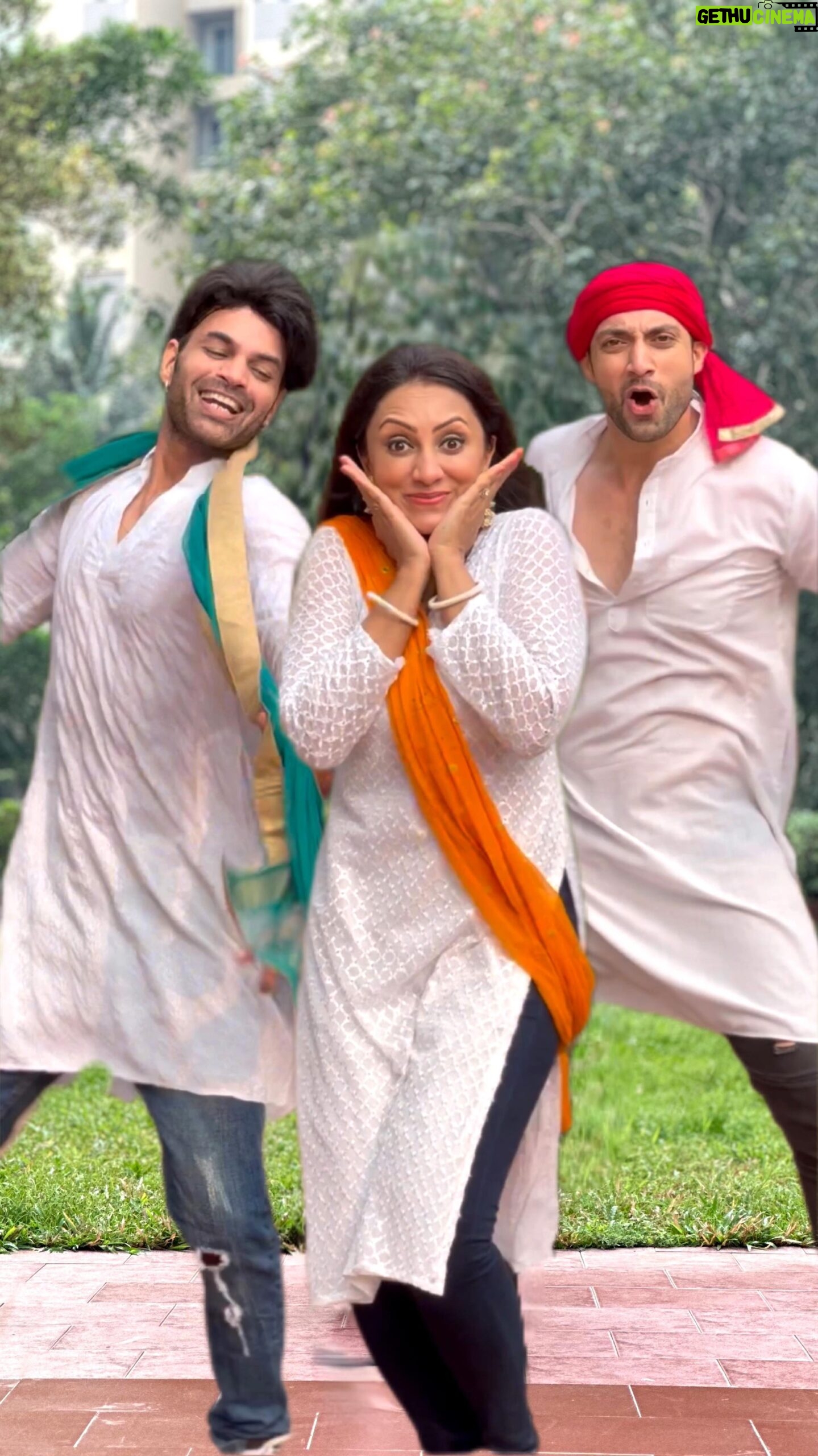 Vandana Lalwani Instagram - Happy Birthday @yuvraajparashar ππ«Ά The magic of Three β¨ πΊππΊ #dancereels #reelsindia #reelsinstagram #yuvraajparashar #vandanalalwani #salmanshaikh #friends #gallagoodiyan #actors