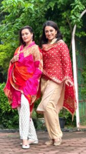 Vandana Lalwani Instagram - Han jiii 🥰 “Wakra Swag” 😍 We both set the floor on 🔥 what say ? #reels #reelsinstagram #instagram #instamood #instagood #instadaily #instalike #instacool #insta #reelsindia #reelsvideo #reelsviral #trendingreels #punjabi #vibes #energy #high #bff #dancing #enjoying #suit #duppata @dupattabazaar