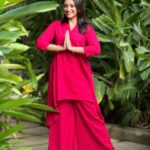 Vandana Lalwani Instagram - Wishing you all a colorful and joyful Holi! 🎨🥳 Wearing these beautiful colorful classy outfits from @unidraa ❤️ Check out their super amazing collection on www.unidraa.in. ✨ #happyholi #holifestival #holi #unidraa #cottonsuits #indianwear #classyindianwear #vandanalalwani