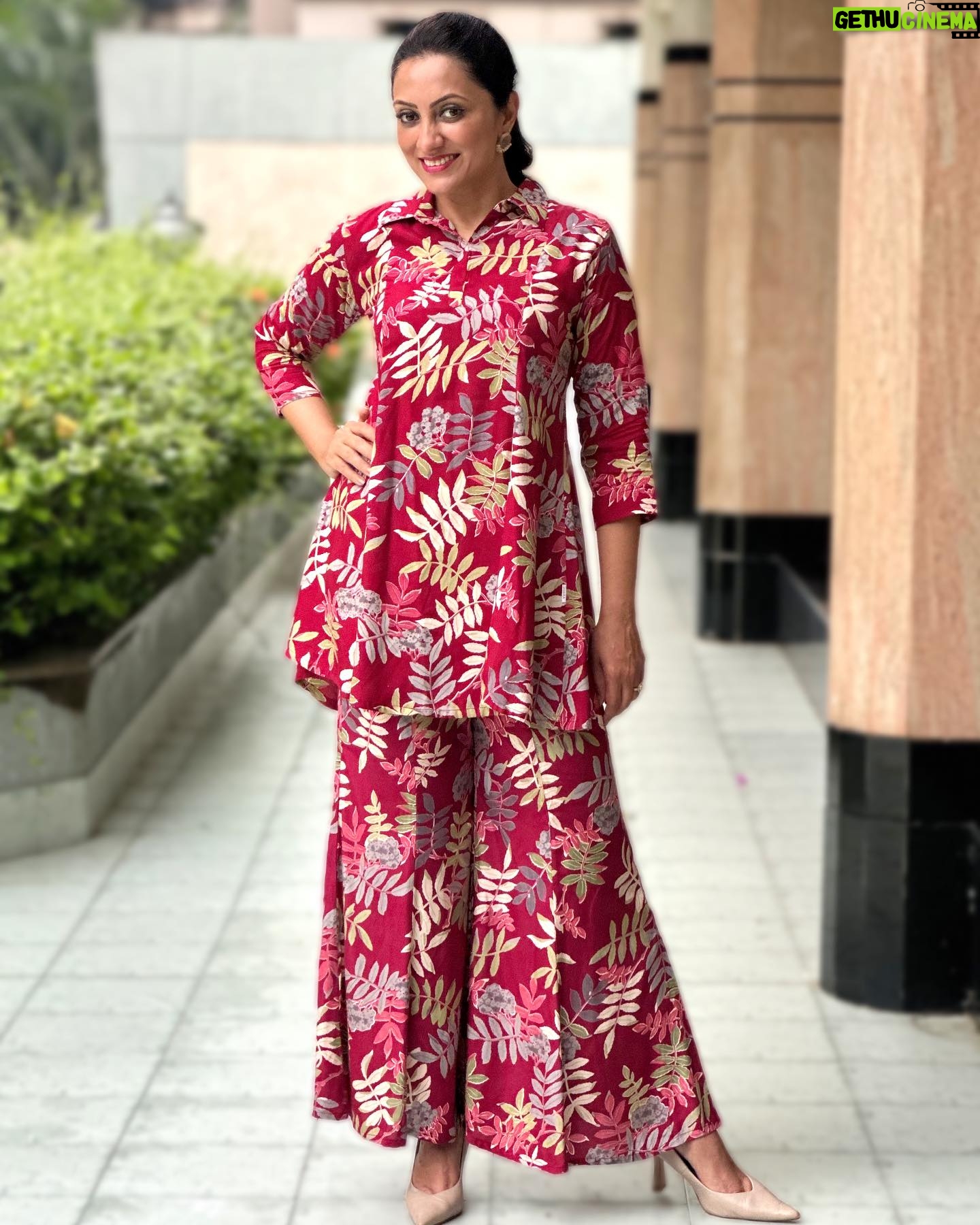 Vandana Lalwani Instagram - Too glam to give a damn ❤️ . . . Wearing awesome outfits from @jisorajaipur Check their collection at https://jisora.com/ #instapic #photography #ootd #cordset #dress #vandanalalwani #instagood #model #rayban #explore