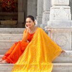 Vandana Lalwani Instagram – जय श्री राम 🙏

Awaiting the inauguration of Ram Mandir at Ayodhya with my beautiful special Ram dupatta from @dupattabazaar ❤️
#jaishreeram #rammandir #ayodhaya #ramdupatta #gharmorepardesiya #vandanalalwani #reelsindia #hindu #traditional