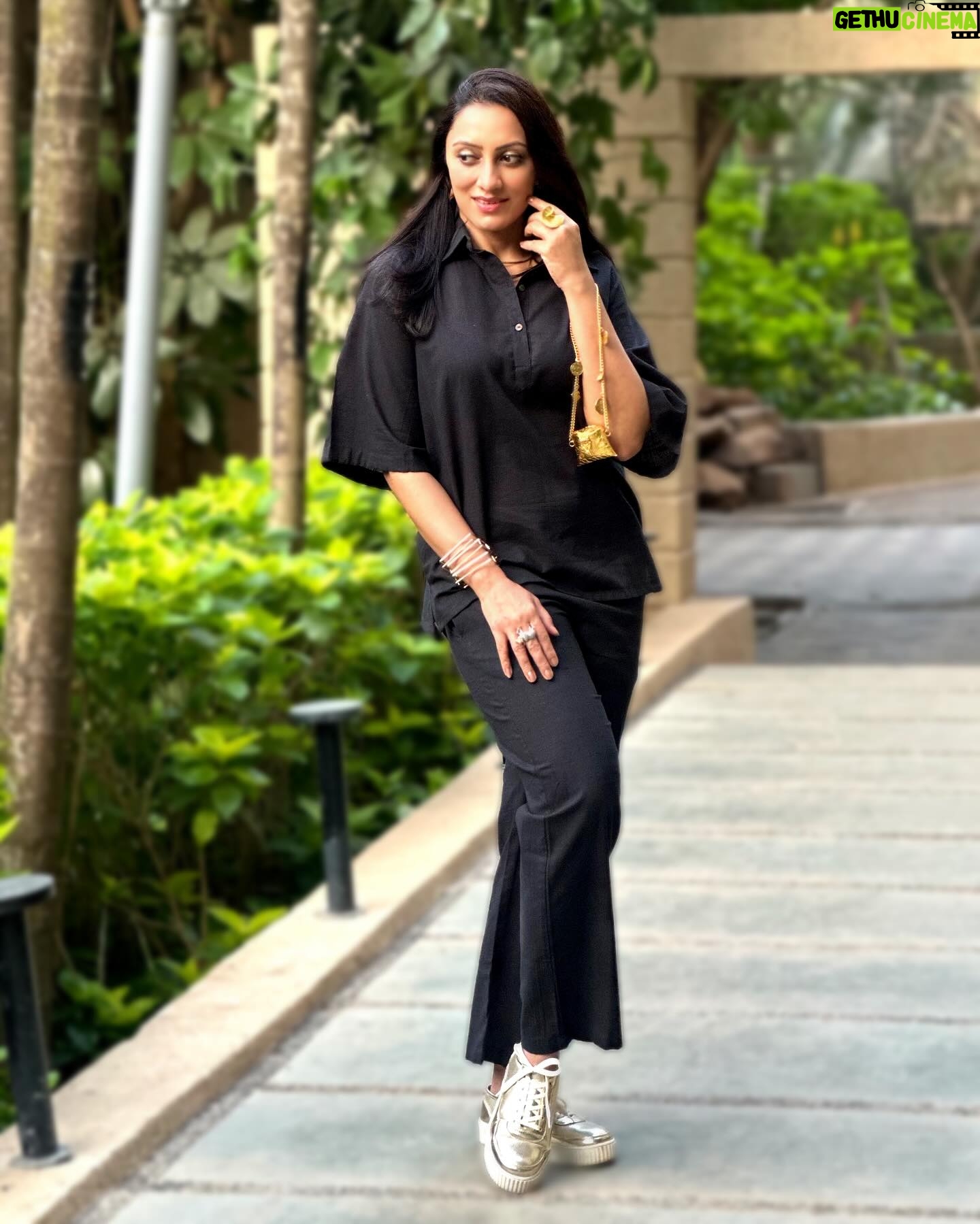 Vandana Lalwani Instagram - Combining Style with Sophistication ✨😉 Exquisite Statement Jewellery from @damak_india 💍combined with Super cool Summer Cord Set by @unidraa ❤️ #photooftheday #ootd #cordset #summeroutfit #vandanalalwani #instagood #instalook #hotsummer #cosmetologist #explore #damakindia #unidraa
