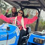 Vandana Lalwani Instagram - A day well spent in Punjab 🫶 #travelreels #reelsindia #punjab #amritsar #saddapind #traveldiaries #vandanalalwani #punjabi #punjabisongs #funactivities #tractor #camel #wanderlust